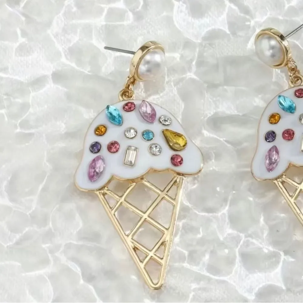 π
π π
Darling BoHo Rhinestone π IceβCream Earrings π¦β¨ - Picture 5 of 13